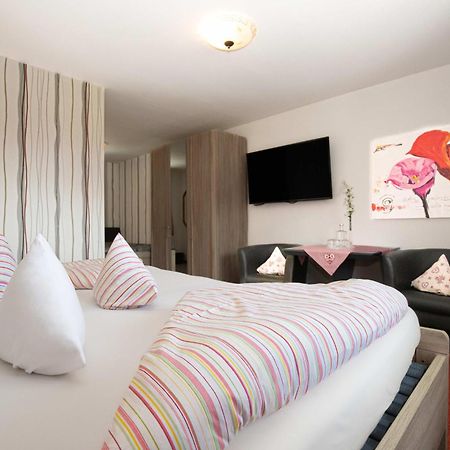 Hotel Restaurant Amadeus - Inclusive Skipass Und Vieles Mehr バート・ヒンデラング エクステリア 写真